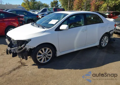 2010 Toyota Corolla S из США, поврежденный, VIN 2T1BU4EE1AC247771